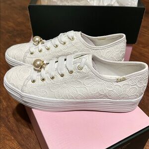 Keds X Kate Spade New York Triple Kick Floral Eyelet & Pearl Sneakers sz…